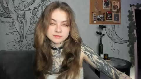 Snapshot of lostallice chatting on 12-14-25, 03:23 lostallice online show from 12-14-25, 03:23