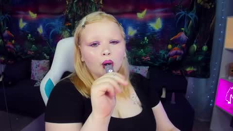 Snapshot of lottieparker chatting on 05-28-26, 08:55 Lottie online show from 05-28-26, 08:55