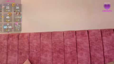 Snapshot of lou_22_ chatting on 06-05-26, 12:22 Lou online show from 06-05-26, 12:22