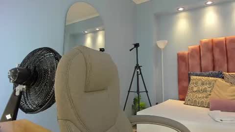 Snapshot of lou_rosse chatting on 07-21-26, 07:27 Lou Rosse online show from 07-21-26, 07:27