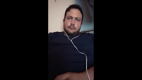 Snapshot of louinv chatting on 11-18-25, 01:48 louinv online show from 11-18-25, 01:48