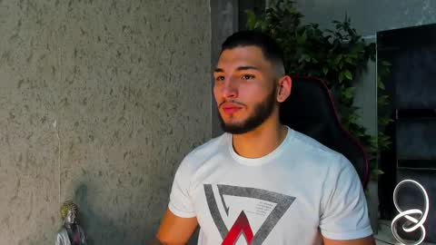 Snapshot of louis_connor chatting on 10-24-25, 11:23 Louis online show from 10-24-25, 11:23