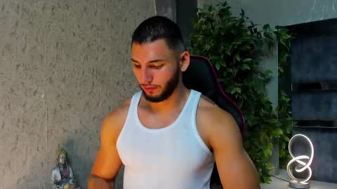 Snapshot of louis_connor chatting on 10-26-25, 10:25 Louis online show from 10-26-25, 10:25