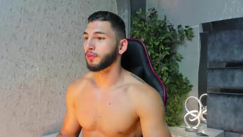 Snapshot of louis_connor chatting on 11-09-25, 03:54 Louis online show from 11-09-25, 03:54