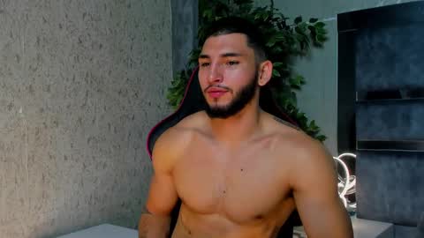 Snapshot of louis_connor chatting on 11-15-25, 06:15 Louis online show from 11-15-25, 06:15