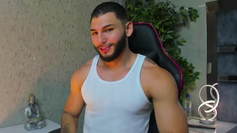 Snapshot of louis_connor chatting on 11-26-25, 07:37 Louis online show from 11-26-25, 07:37