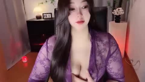 louise_666 online show from 10-05-25, 03:32