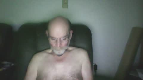 Snapshot of louism13 chatting on 06-23-26, 03:48 louism13 online show from 06-23-26, 03:48