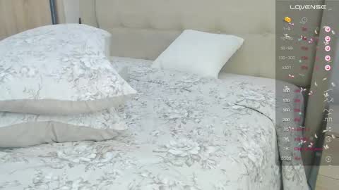 Snapshot of loula03 chatting on 06-04-26, 06:25 online show from 06-04-26, 06:25