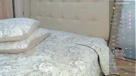 Snapshot of loula03 chatting on 06-28-26, 01:11 online show from 06-28-26, 01:11