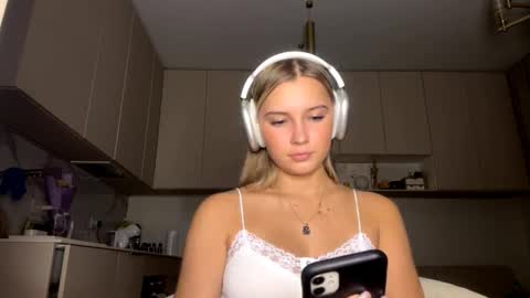 Eliza online show from 03-03-26, 04:24