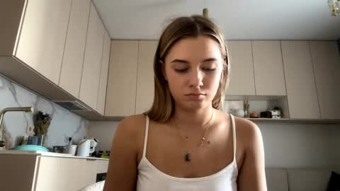 Eliza online show from 04-16-26, 01:23