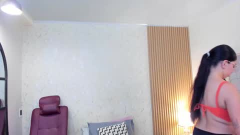 Louren Fox online show from 11-08-25, 11:43