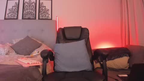 Snapshot of lourreinstounn chatting on 11-05-25, 02:22 Lourrein Stoun Independiente online show from 11-05-25, 02:22