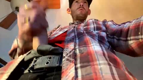 Snapshot of lov3cams chatting on 12-23-24, 12:14 HoneydickNick online show from 12-23-24, 12:14