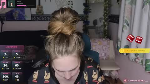 Lo Valentine online show from 09-12-25, 06:13