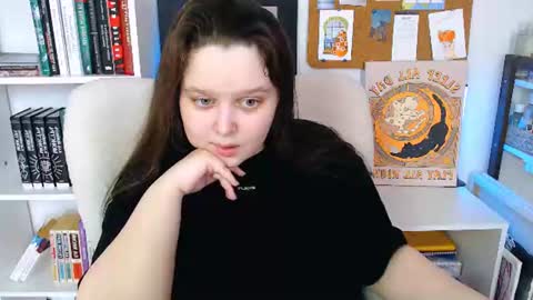 Snapshot of lovbess chatting on 07-11-26, 09:12 Mia online show from 07-11-26, 09:12