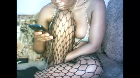 Cynthia. A online show from 09-11-25, 10:15