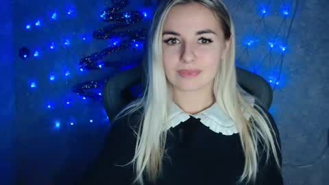 Snapshot of love_dom_meg chatting on 12-31-24, 04:14 Megane online show from 12-31-24, 04:14