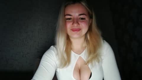 Snapshot of love_dom_meg chatting on 04-21-26, 04:41 Megane online show from 04-21-26, 04:41