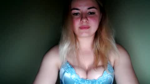 Snapshot of love_dom_meg chatting on 06-19-26, 10:13 Megane online show from 06-19-26, 10:13