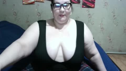 Snapshot of love_milanna chatting on 02-19-25, 02:44 Milana online show from 02-19-25, 02:44