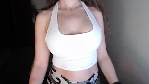 Snapshot of love_on_ chatting on 12-08-24, 11:57 LoVe On online show from 12-08-24, 11:57