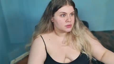 Snapshot of love_wiggy18 chatting on 06-15-26, 04:53 Ally online show from 06-15-26, 04:53