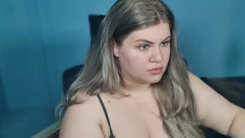 Snapshot of love_wiggy18 chatting on 06-26-26, 04:28 Ally online show from 06-26-26, 04:28