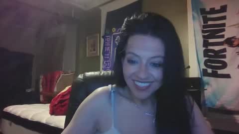 Snapshot of loveashlii chatting on 05-12-26, 04:42 loveashlii online show from 05-12-26, 04:42