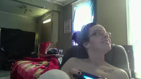 Snapshot of loveashlii chatting on 05-14-26, 05:42 loveashlii online show from 05-14-26, 05:42