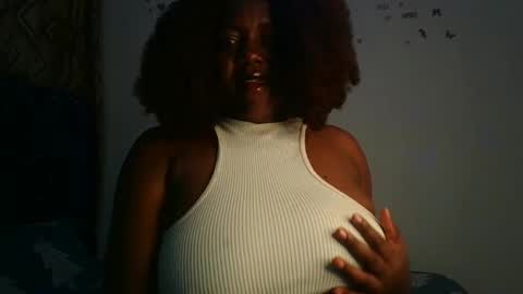 Snapshot of lovecumsluttie chatting on 10-03-25, 06:16 mila online show from 10-03-25, 06:16