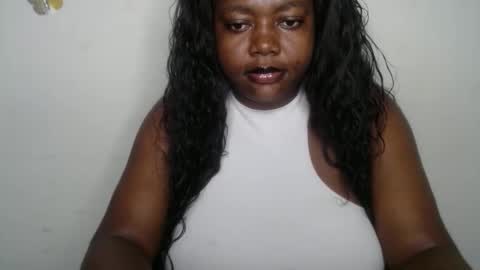 Snapshot of lovecumsluttie chatting on 11-29-25, 01:03 mila online show from 11-29-25, 01:03