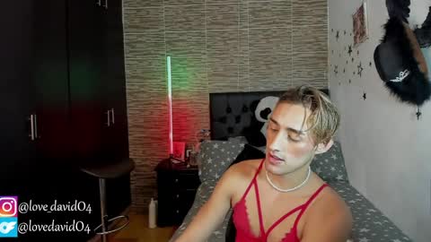 Snapshot of lovedavido04 chatting on 05-06-26, 03:39 Angel David online show from 05-06-26, 03:39