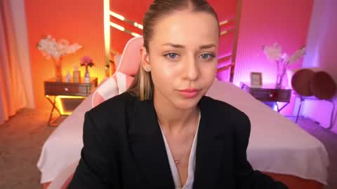 Snapshot of loveedove chatting on 05-18-26, 12:55 loveedove online show from 05-18-26, 12:55