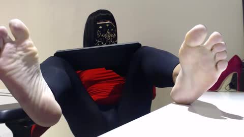 Love feet online show from 12-21-25, 02:46
