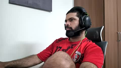 Snapshot of lovehairyindian chatting on 07-01-26, 06:37 Indian hairy online show from 07-01-26, 06:37
