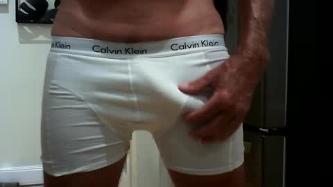 Snapshot of lovehairyone chatting on 09-08-25, 04:06 lovehairyone online show from 09-08-25, 04:06