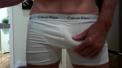 Snapshot of lovehairyone chatting on 04-20-26, 04:54 lovehairyone online show from 04-20-26, 04:54