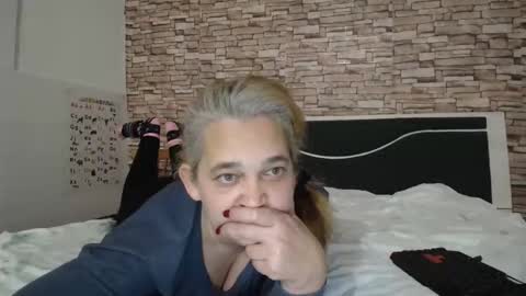 Snapshot of loveheaven4u chatting on 11-29-25, 01:36 heaven online show from 11-29-25, 01:36