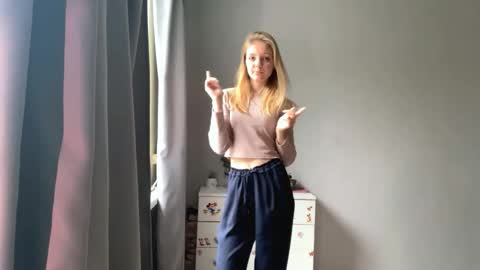 Ella online show from 10-15-25, 06:35