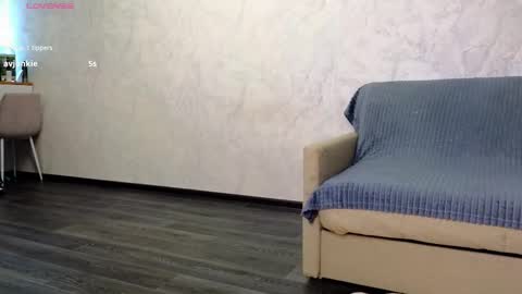 Snapshot of lovelly_molly chatting on 03-19-26, 05:39 Molly online show from 03-19-26, 05:39