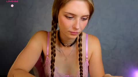 Snapshot of lovelly_molly chatting on 08-03-26, 09:04 Molly online show from 08-03-26, 09:04