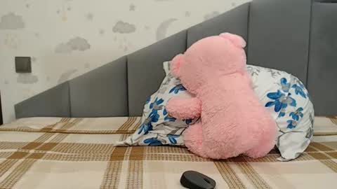 lovellykitty online show from 12-22-25, 07:38