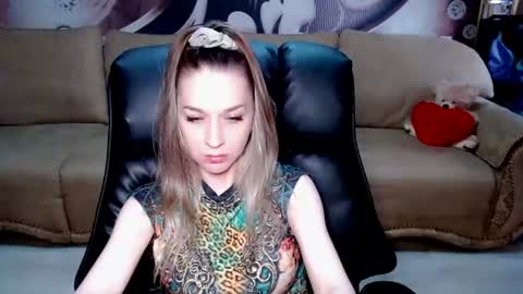 private open online show from 06-10-26, 08:57