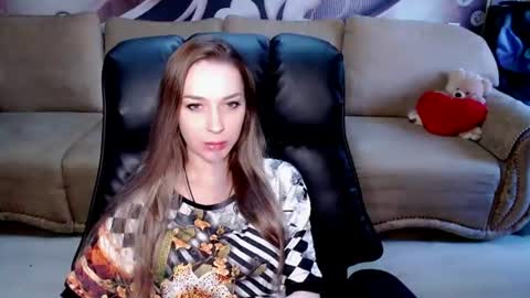 Snapshot of lovellymalina chatting on 06-22-26, 09:39 private open online show from 06-22-26, 09:39