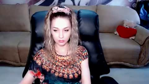 Snapshot of lovellymalina chatting on 07-03-26, 10:21 private open online show from 07-03-26, 10:21