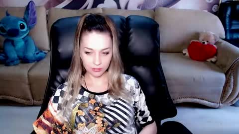 Snapshot of lovellymalina chatting on 07-15-26, 11:26 private open online show from 07-15-26, 11:26