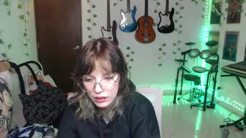 Cassie online show from 11-18-25, 11:48