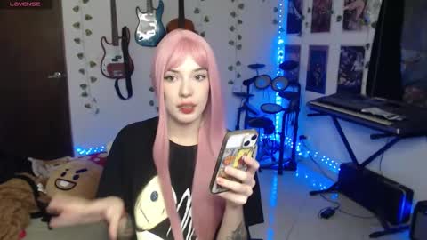 Cassie online show from 11-28-25, 01:19